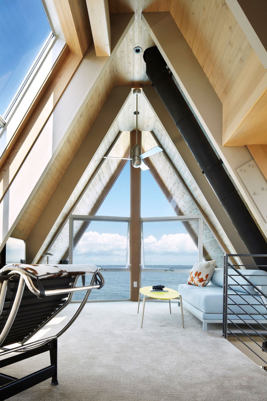 A-Frame-beach-house-den