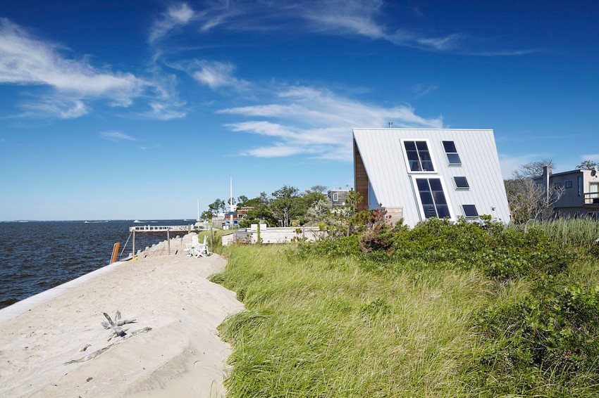 A-Frame-beach-house-exterior-overview