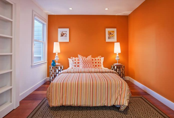 зелено-оранжевая спальня