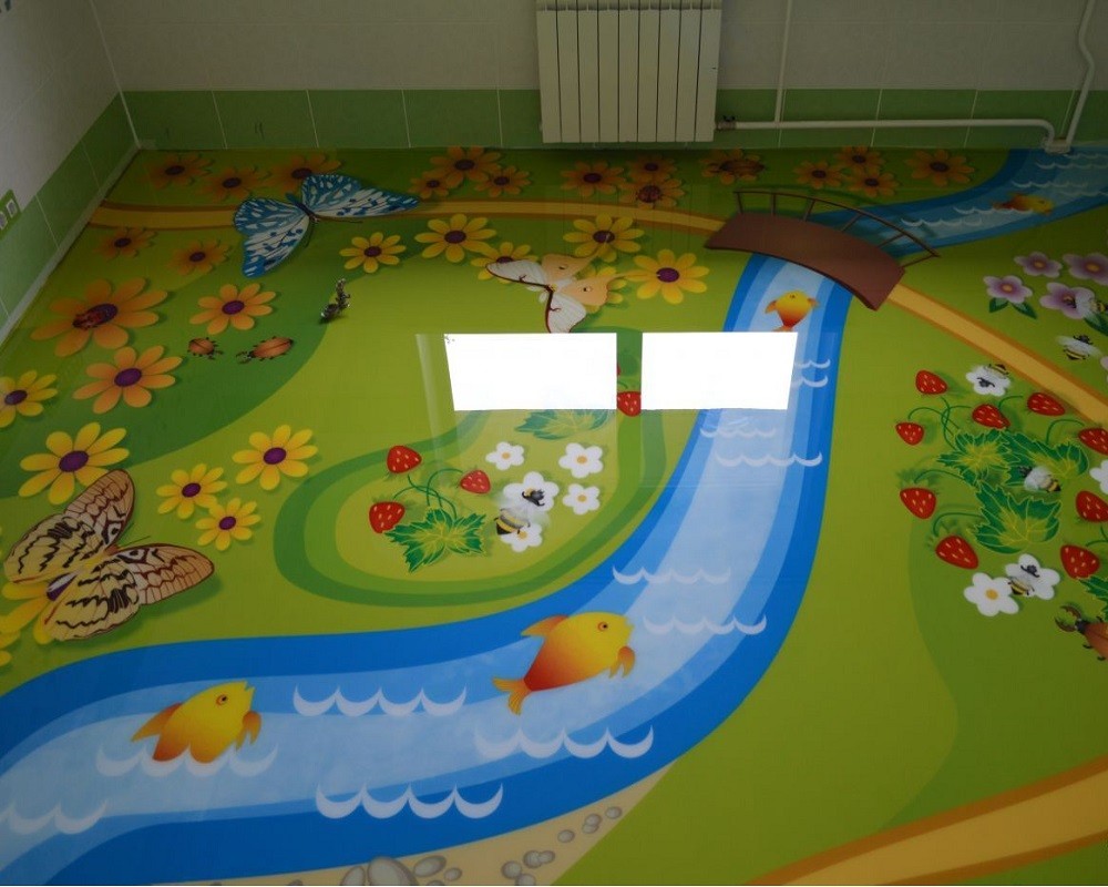 Рисунки из мультфильмов на наливном полу в детской