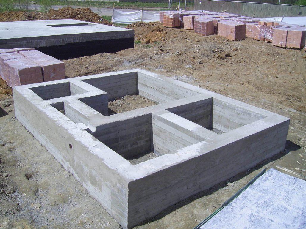 Сколько надо бетона на фундамент дома - ленточный, монолитный, столбчатый.